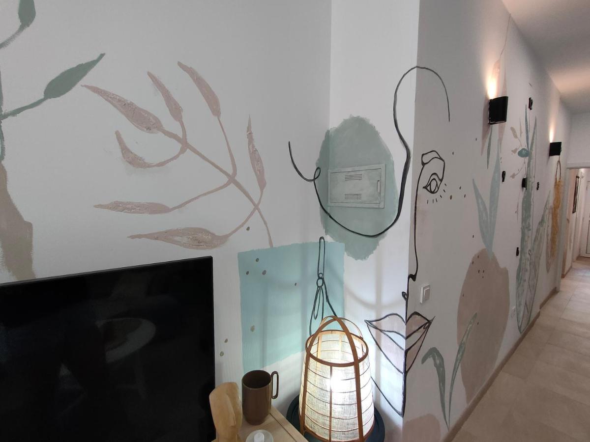 Hola Apartament Аликанте Екстериор снимка