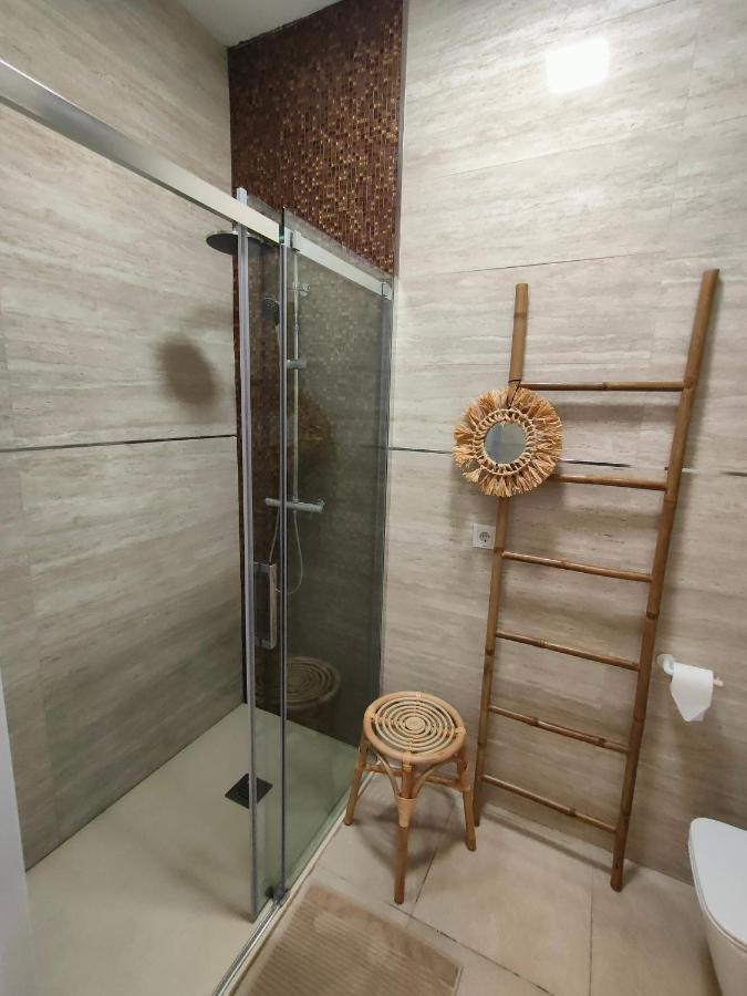Hola Apartament Аликанте Екстериор снимка