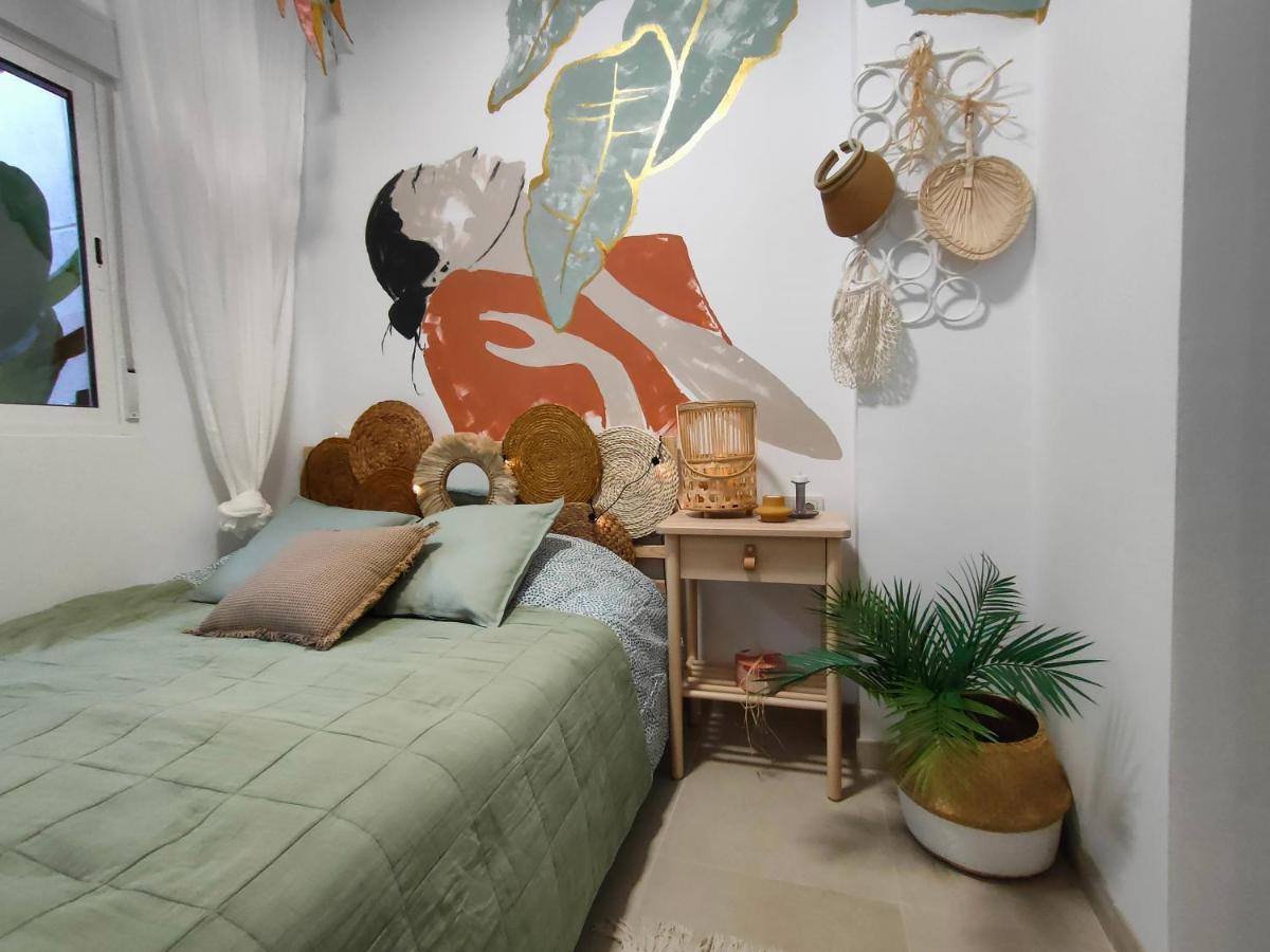 Hola Apartament Аликанте Екстериор снимка