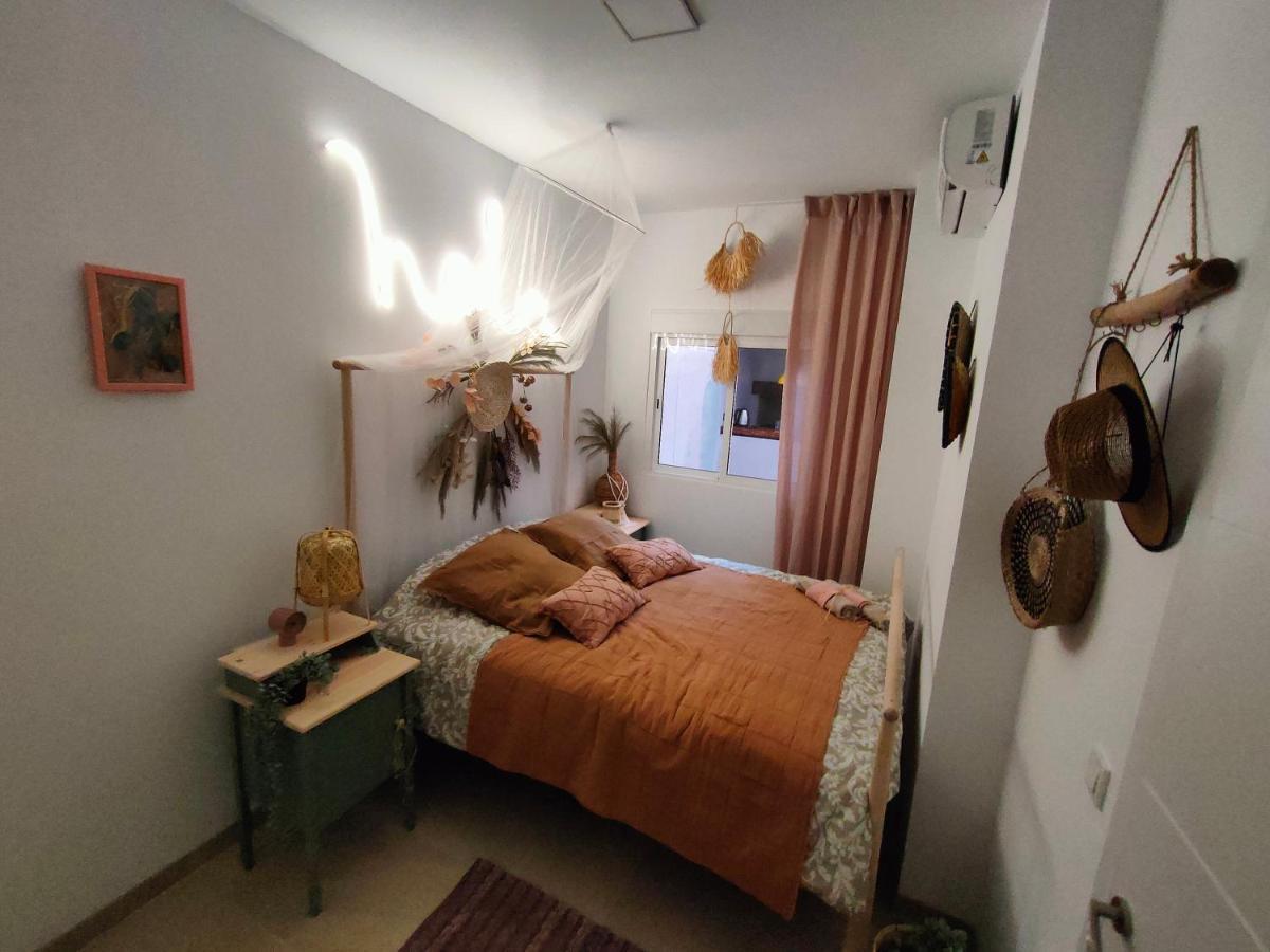 Hola Apartament Аликанте Екстериор снимка